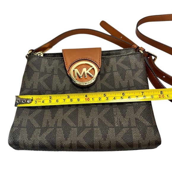 Michael Kors All-In-One Crossbody Bag in Saffiano & Vachetta Leather - Picture 6 of 7